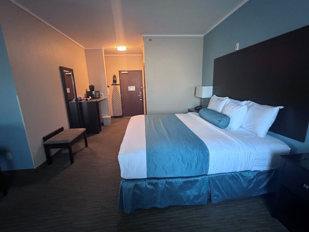 Cobblestone Inn & Suites – Fort Dodge Studio Suite, 1 King Bed, Non Smoking 2