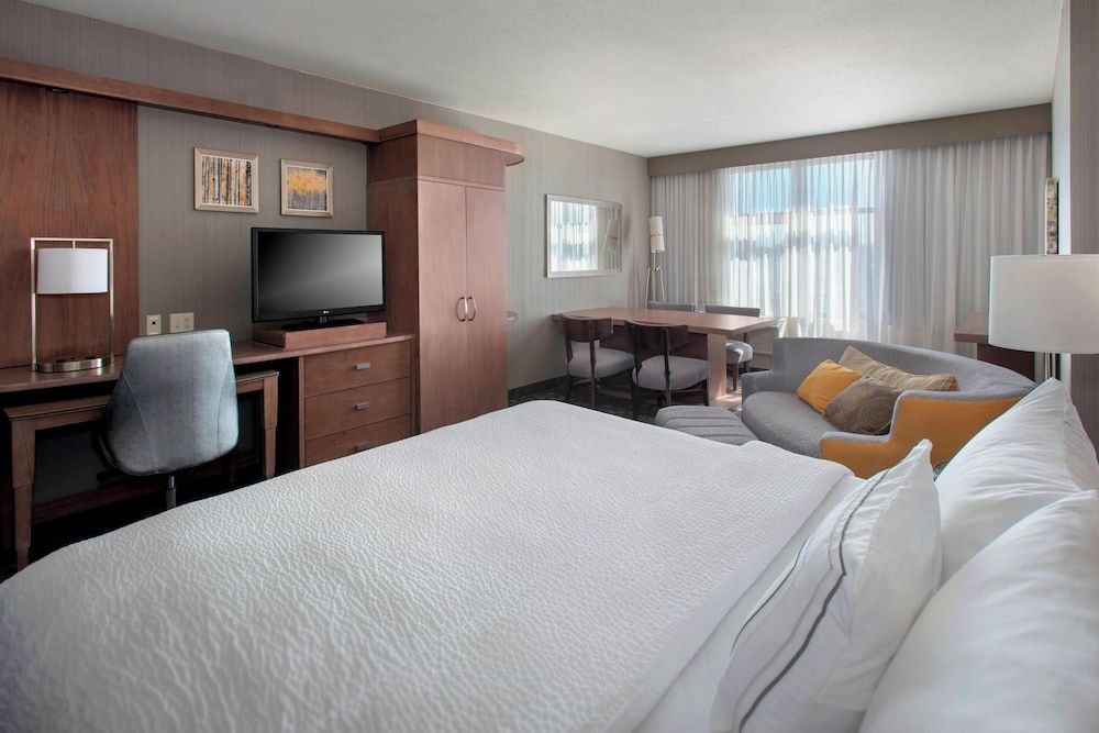 Room, 1 King Bed with Sofa bed, Non Smoking