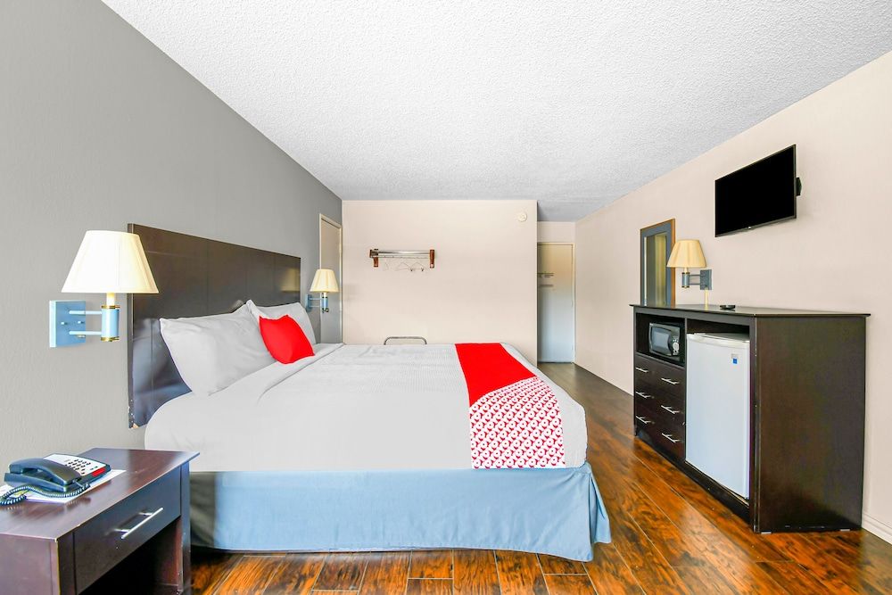Room, 1 King Bed, Accessible