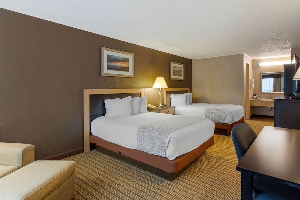 Best Western Smoky Mountain Inn Standard Room, 2 Double Beds, Non Smoking, Refrigerator & Microwave