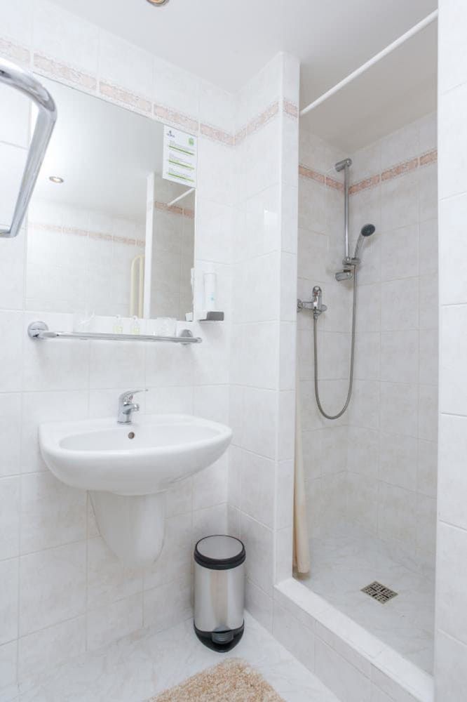 undefined Hotel Globus 7