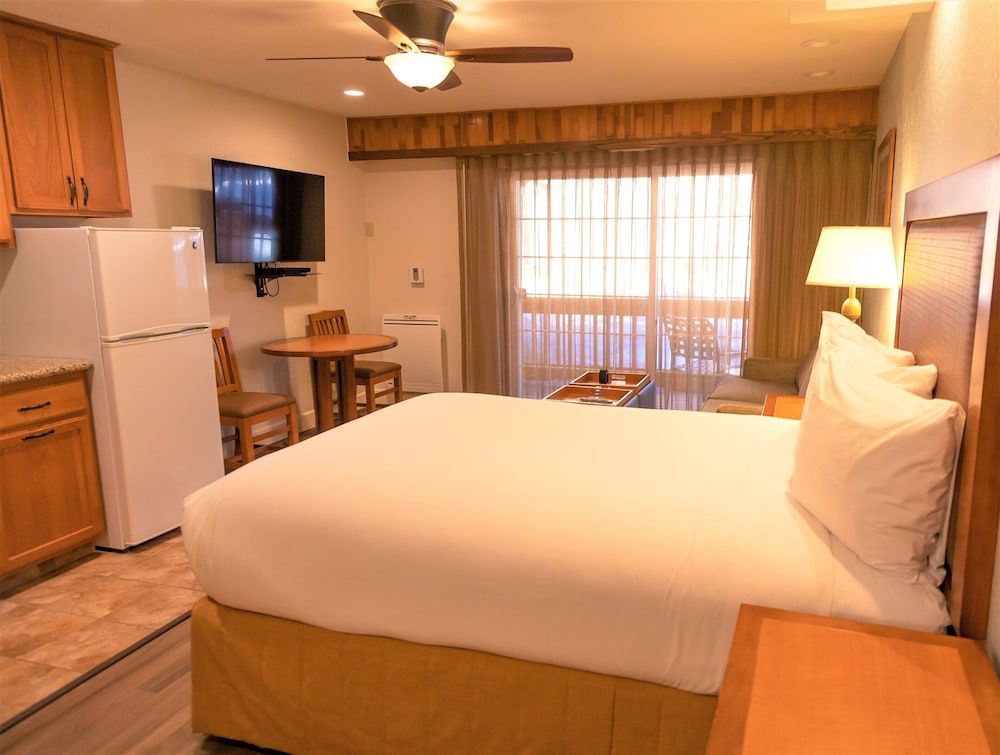 Tahoe Beach & Ski Club Studio, Kitchenette 2