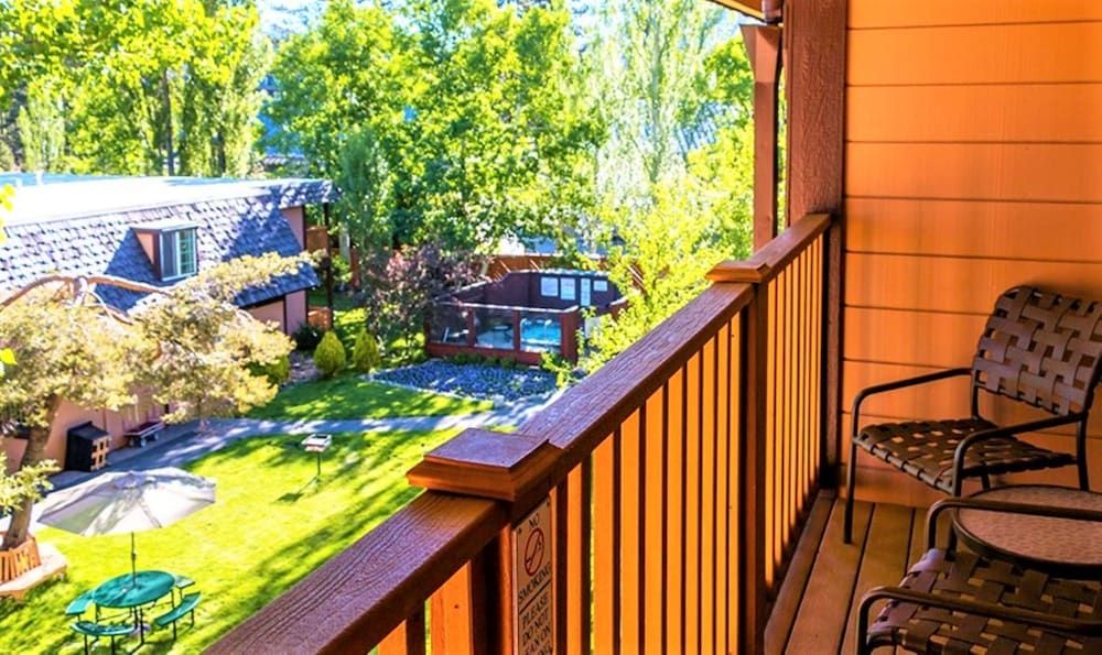 Tahoe Beach & Ski Club Studio, Kitchenette 5