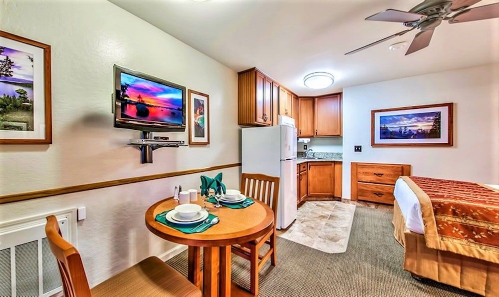 Tahoe Beach & Ski Club Studio, Kitchenette 7