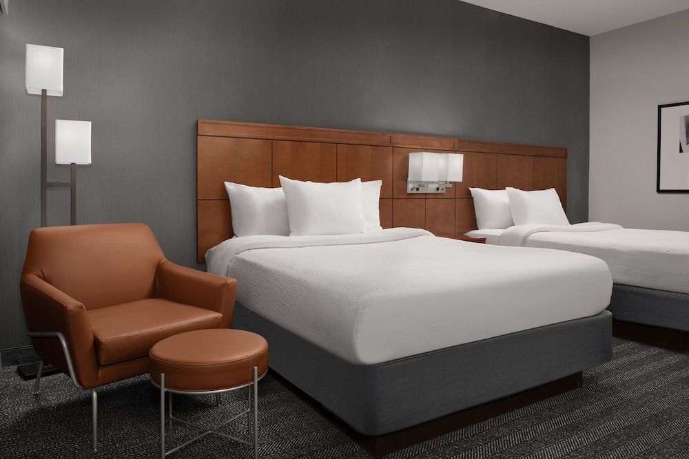 Room, 2 Queen Beds (Mobility Accessible, Tub)