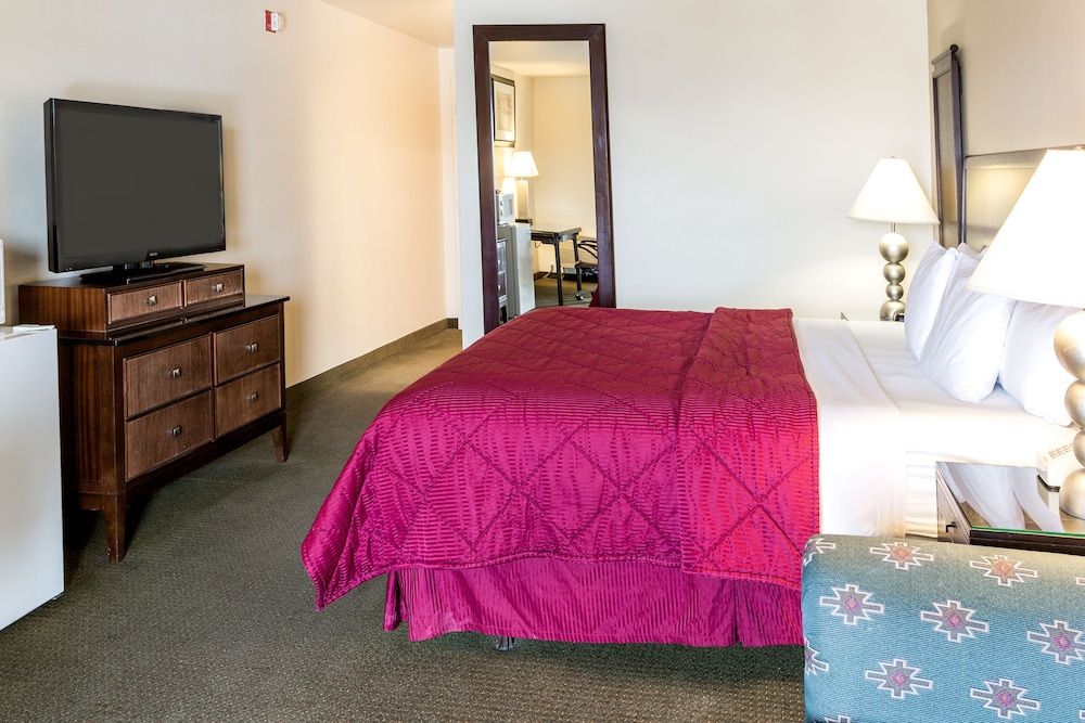 Cedars Inn Signature Room, 1 King Bed with Sofa bed, Balcony, Mountain View ( Not Pet Friendly)