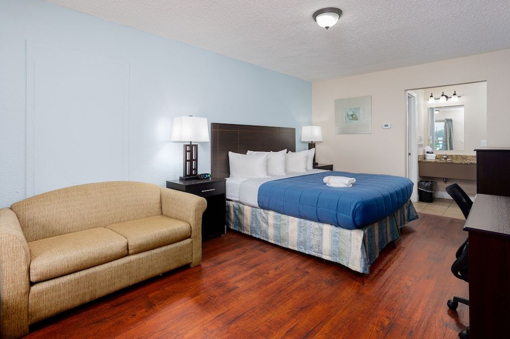 Standard Room, 1 King Bed