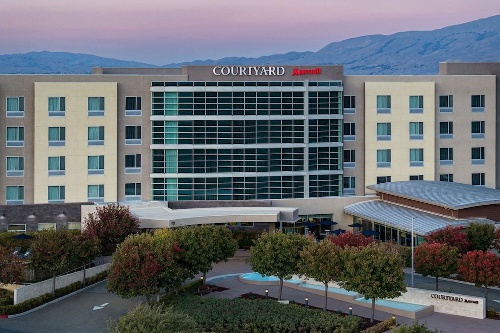 undefined Courtyard by Marriott San Jose North/Silicon Valley 5