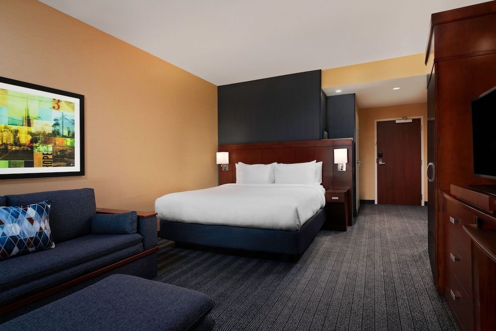 undefined Courtyard by Marriott San Jose North/Silicon Valley 5