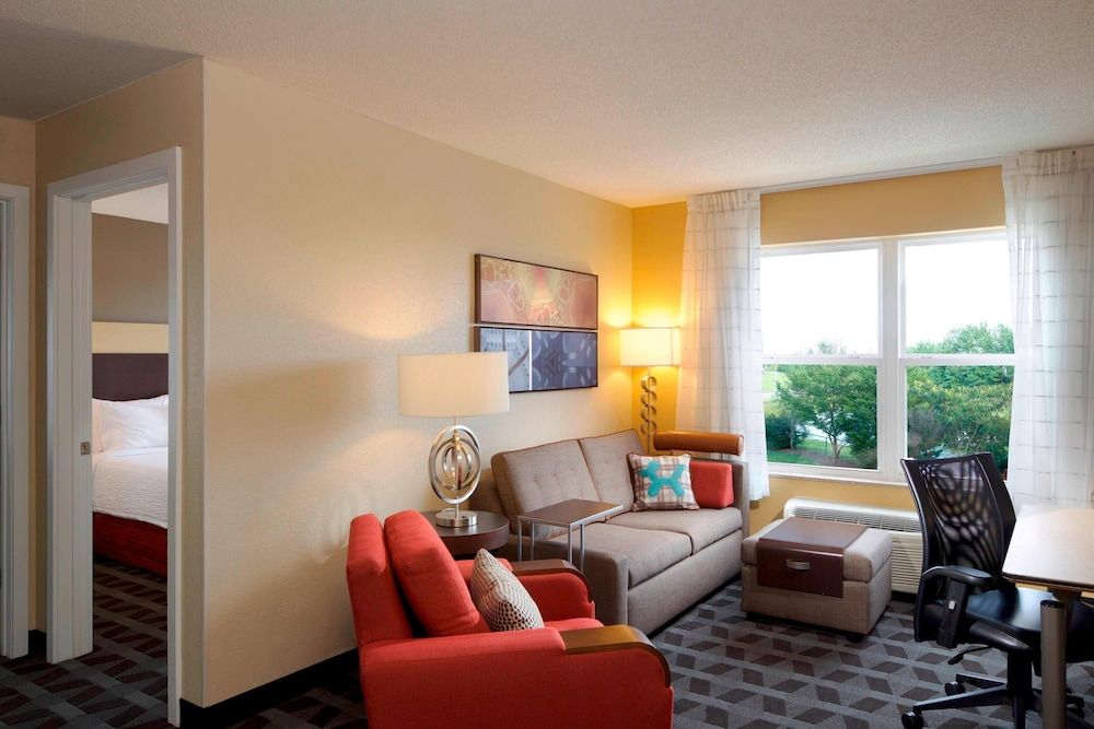 Suite, 1 Double Bed, Non Smoking (Mobility/Hearing Accessible, Tub)
