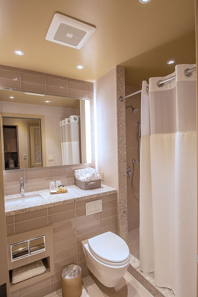 Opera House Hotel Superior Room, 1 King Bed 4