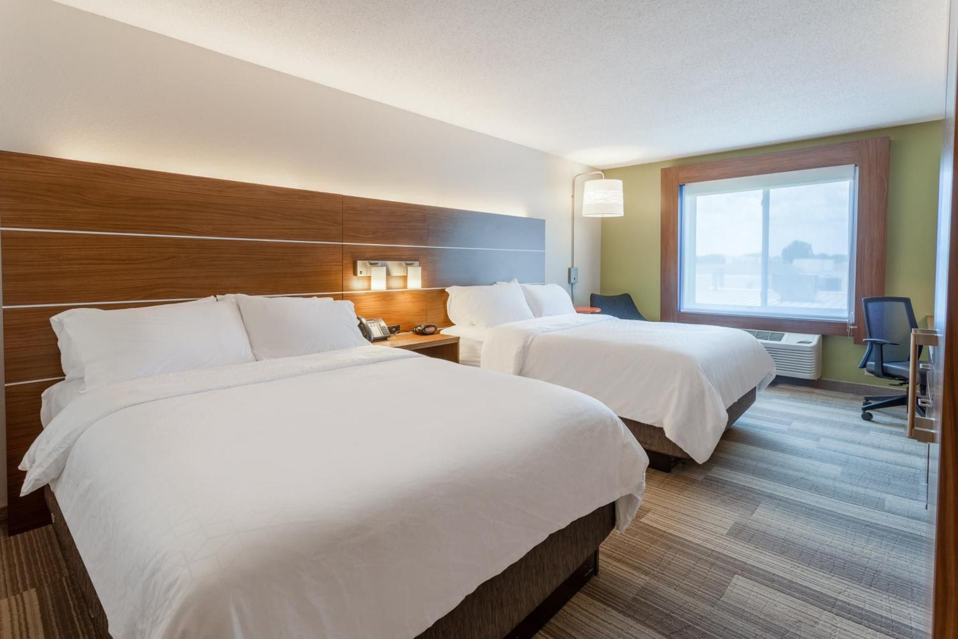 2 Queen Beds Two Room Suite Nonsmoking
