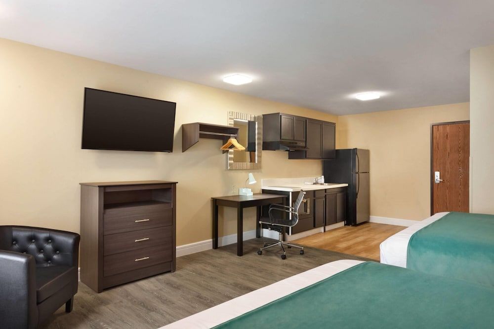 Room, 2 Queen Beds, Accessible, Non Smoking