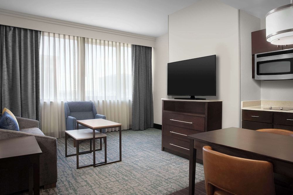 Suite, 2 Queen Beds, Accessible, Bathtub (Mobility & Hearing)