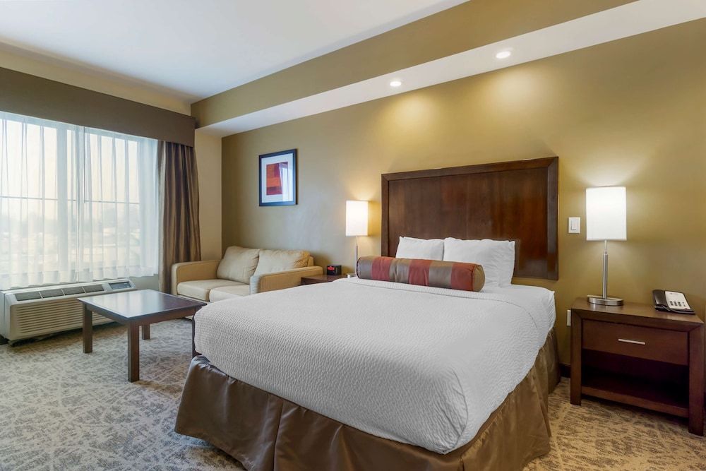 Best Western Plus Lacey Inn & Suites Standard Room, 1 King Bed, Accessible, Refrigerator & Microwave 2