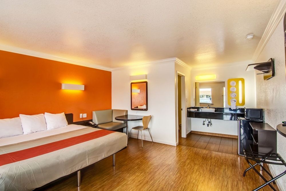 Motel 6 Manteca, CA Deluxe Room, 1 King Bed, Non Smoking, Refrigerator & Microwave