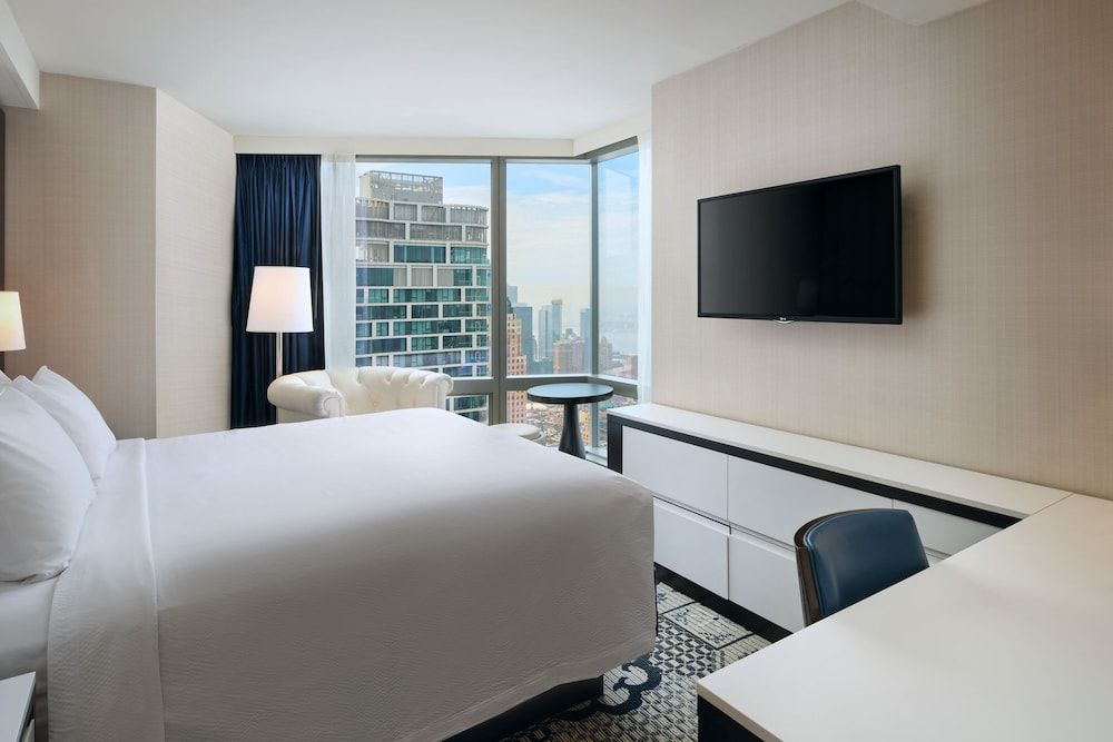 Studio, 1 King Bed (Hearing Accessible)