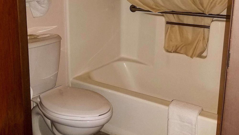 Voyageur Inn and Conference Center Room, 2 Queen Beds, Non Smoking 5