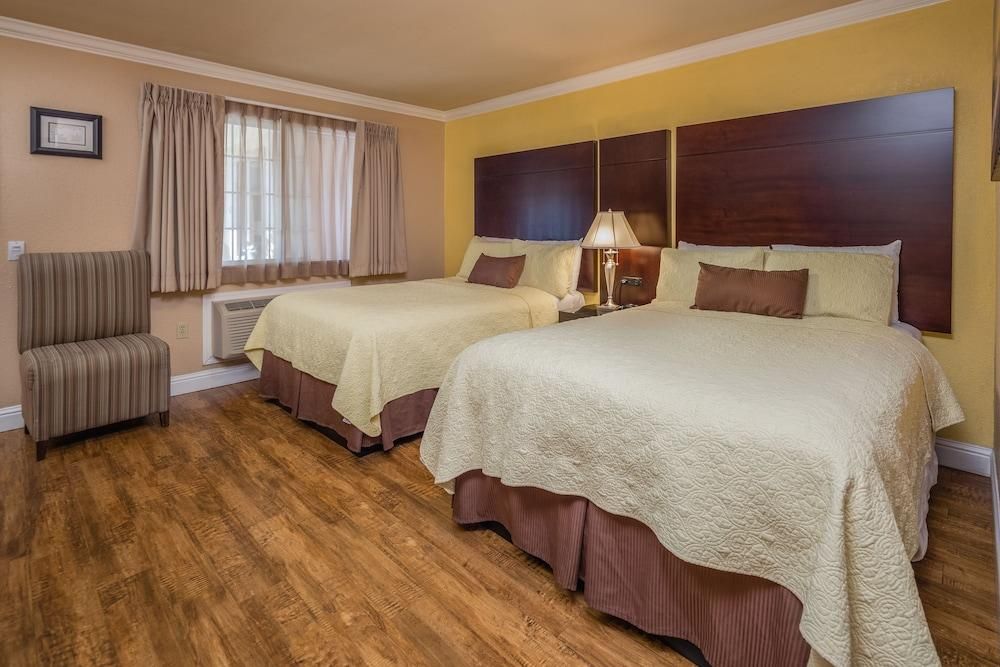 Queen Room with Two Queen Beds - Non-Smoking