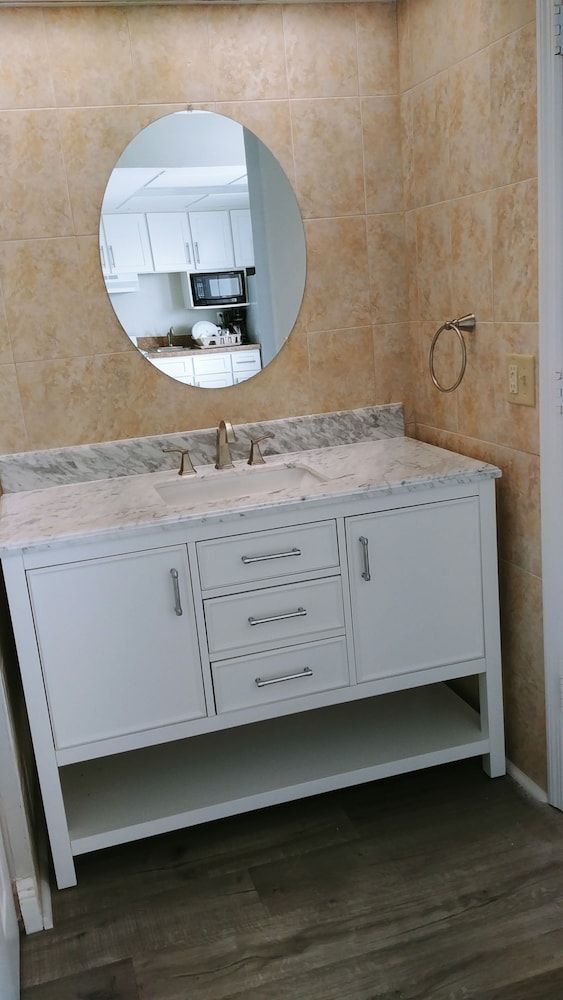 The Maverick Resort Deluxe Studio, Balcony, Oceanfront 24