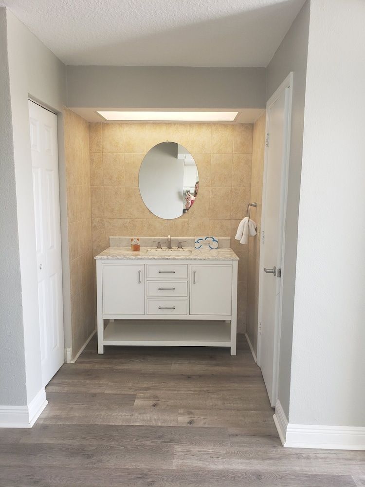 The Maverick Resort Deluxe Studio, Balcony, Oceanfront 21