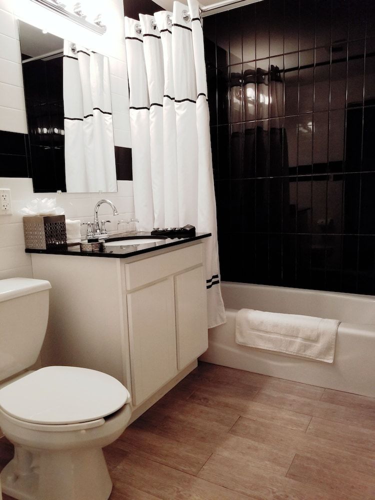 The Lex NYC Standard Room, 1 Queen Bed, Accessible 11