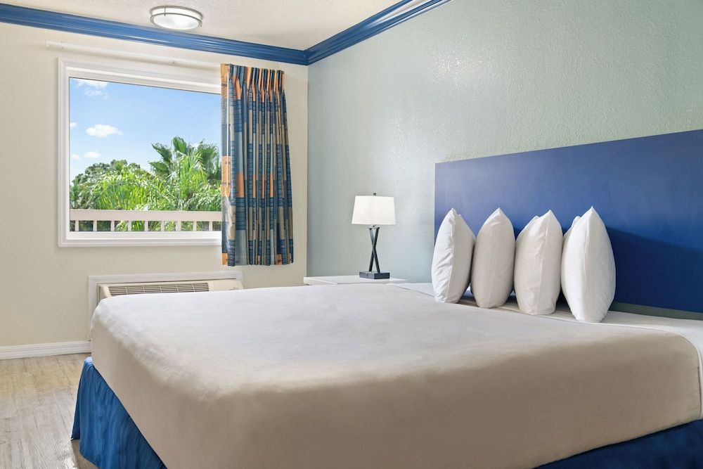 undefined Orlando International Drive North Hotel 3