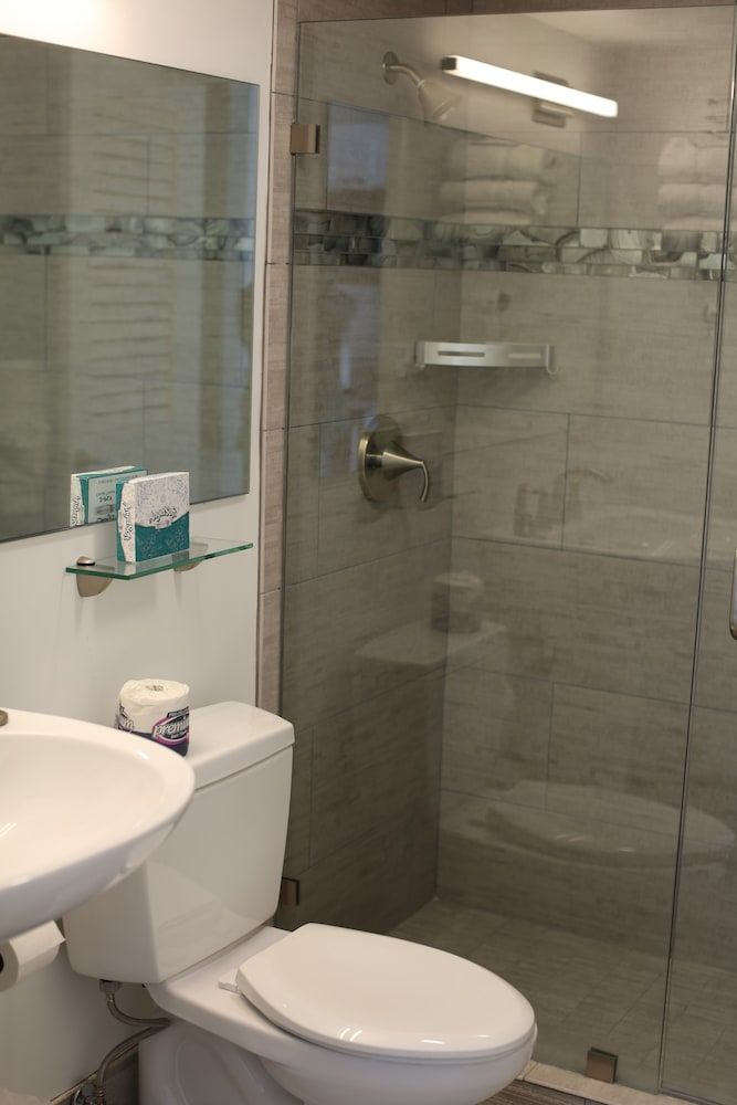 Gilbert's Resort Family Suite (Queen) 7