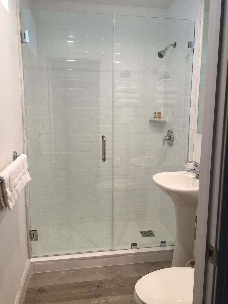 Gilbert's Resort Standard Double Room 6