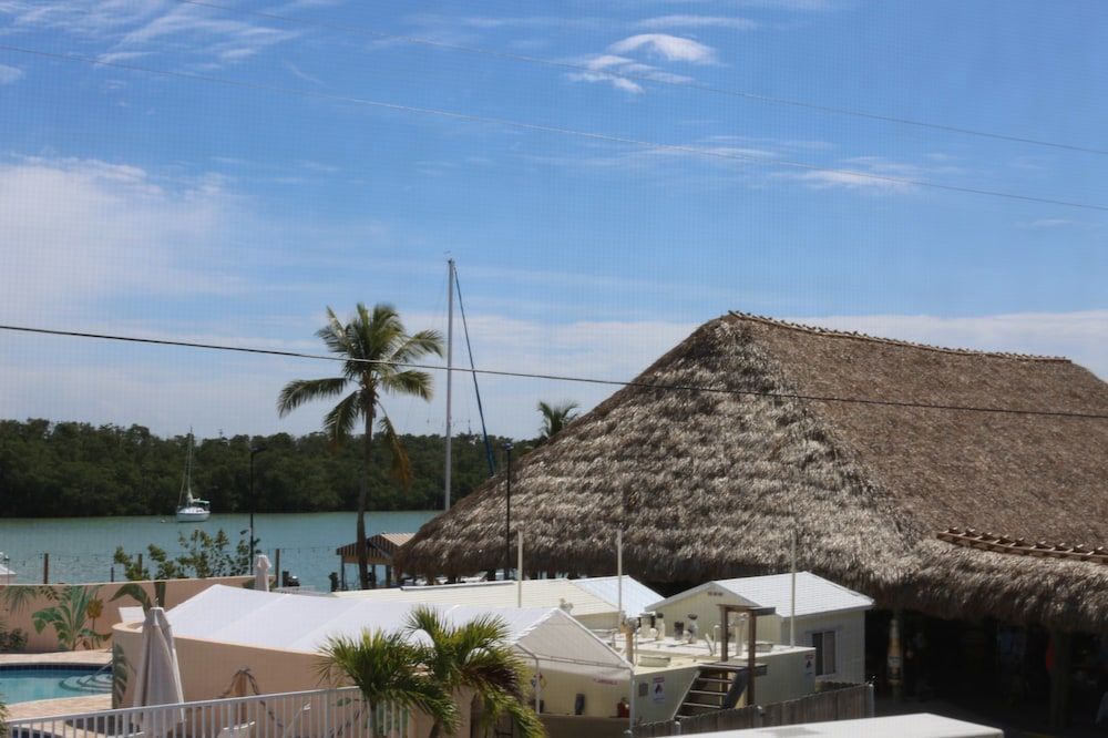 Gilbert's Resort Family Suite (Queen) 4