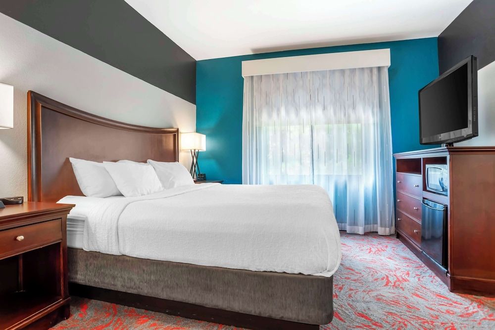 Best Western Plus Daphne Inn & Suites Suite, 1 King Bed, Accessible, Non Smoking (with Single Sofabed) 3