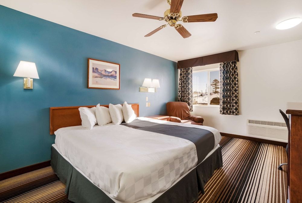 Room, 1 King Bed, Non Smoking