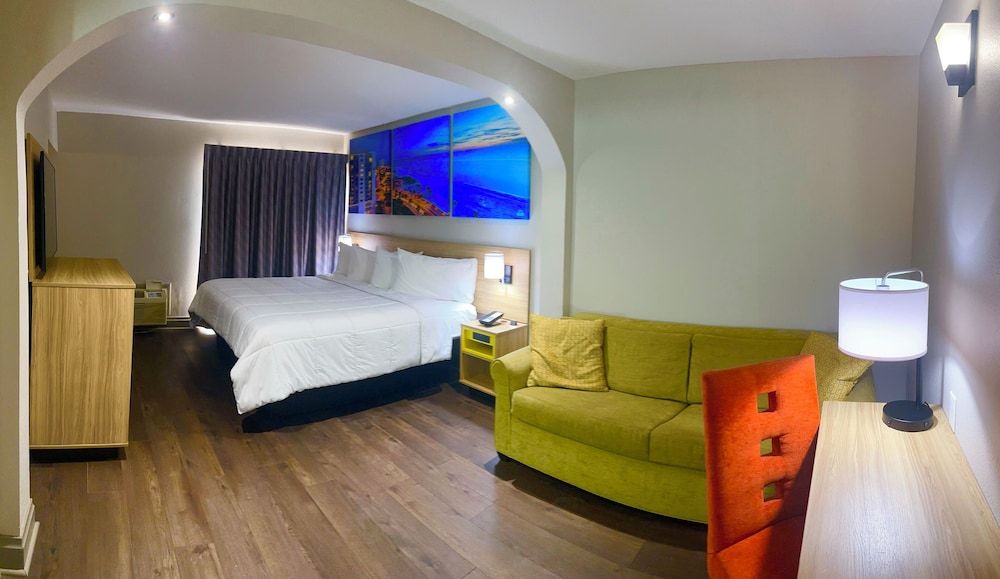 Studio Suite, 1 King Bed, Non Smoking