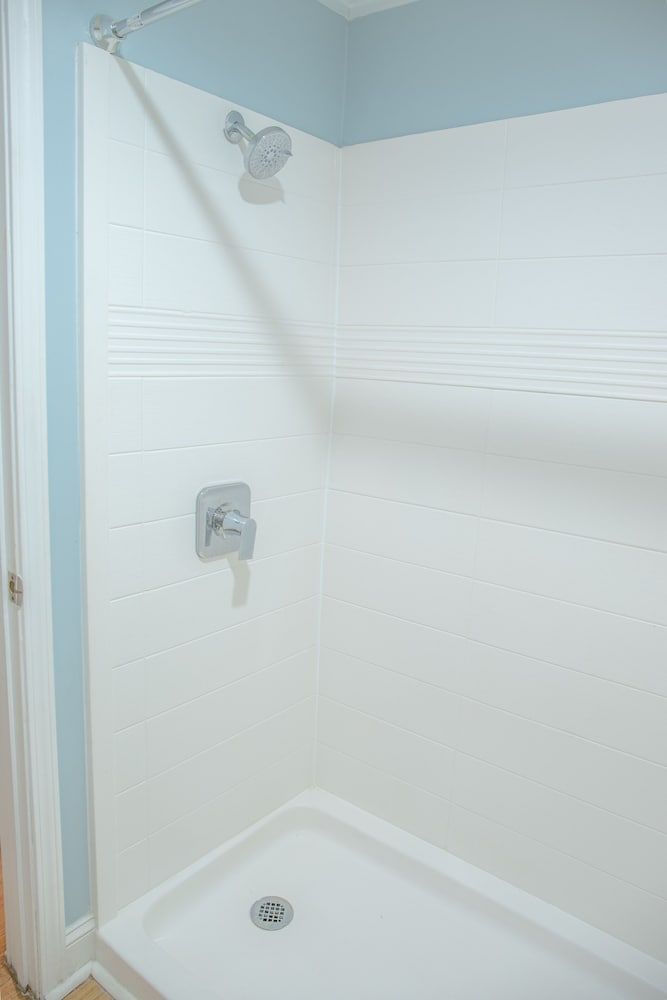 Sea And Breeze Hotel And Condo Two Queen Size Bed 7