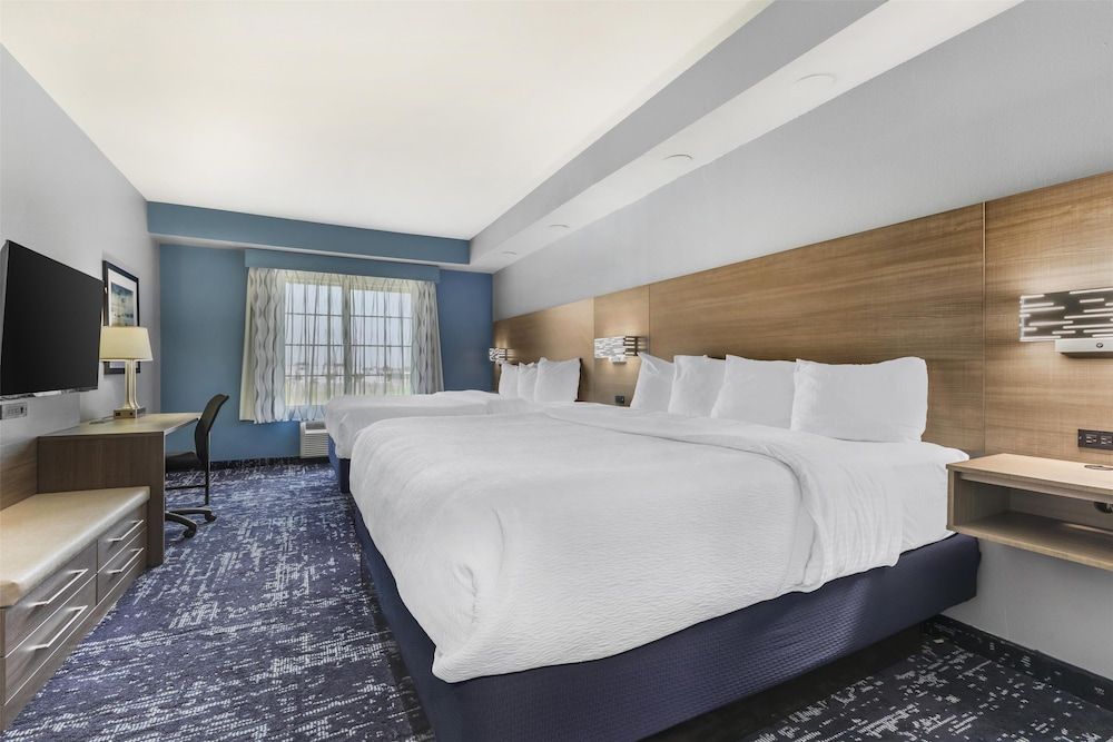 Standard Room, Multiple Beds, Non Smoking (Walk-in Shower)