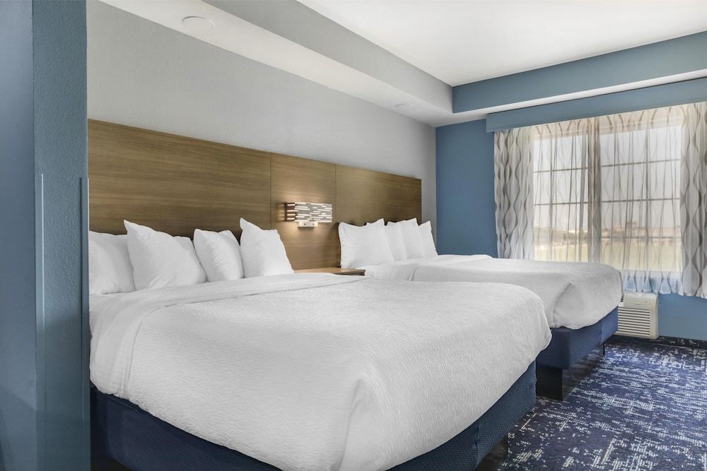 Suite, 2 Queen Beds, Non Smoking (with Sofabed)