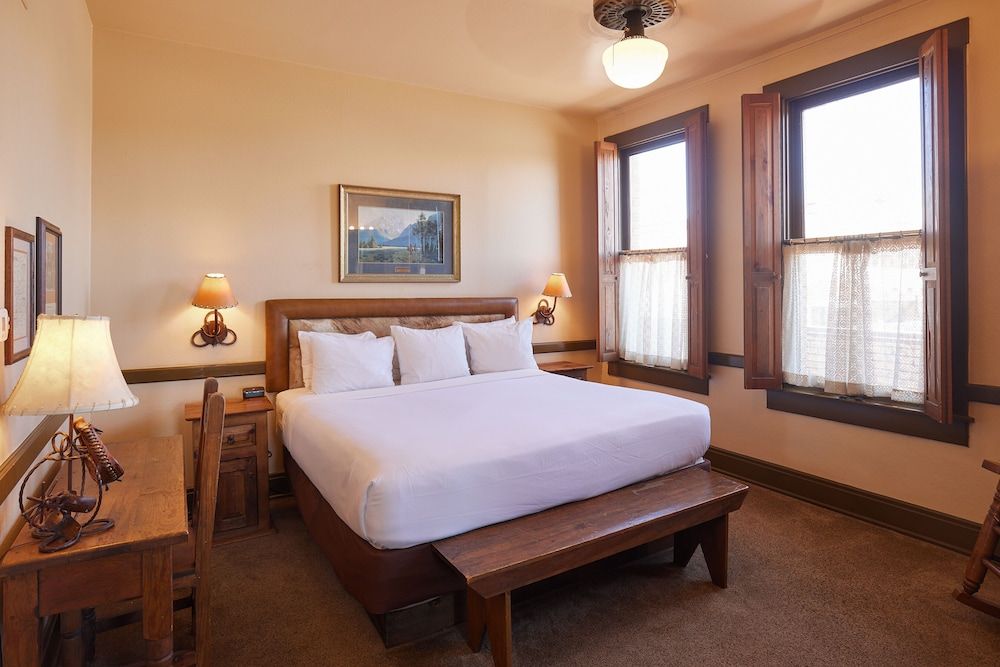 Stockyards Hotel Standard Room, 1 King Bed 4