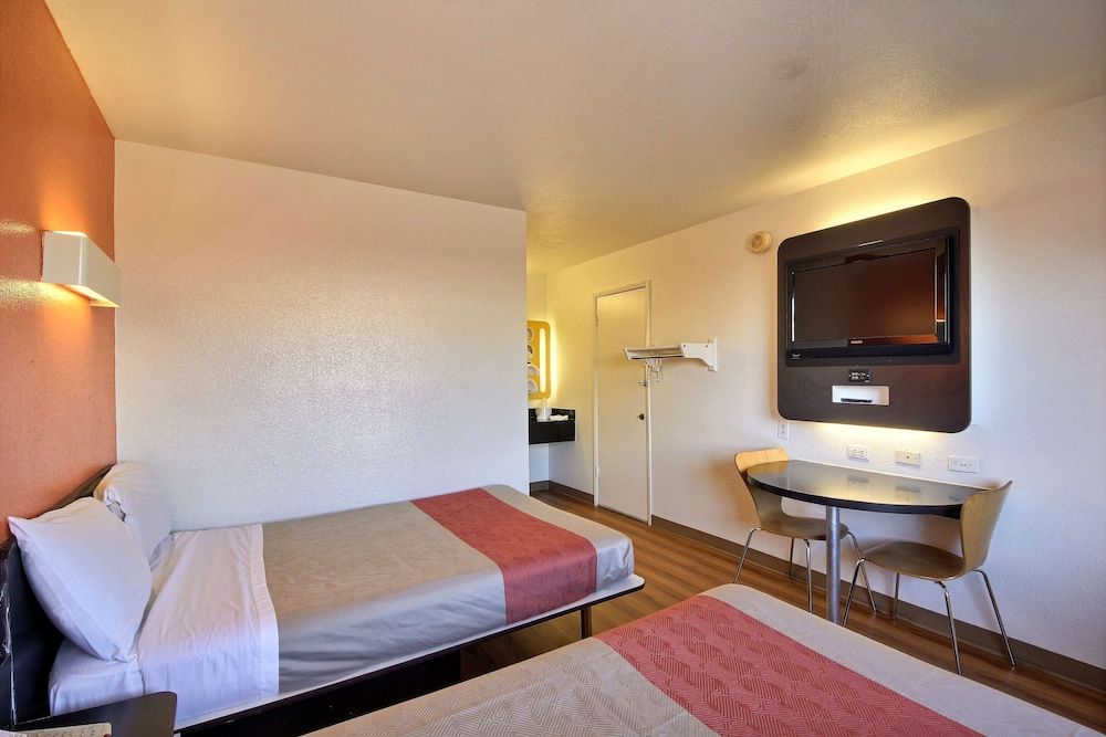 Standard Room, 2 Double Beds, Non Smoking