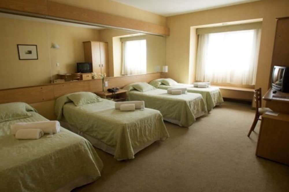 Hathor Hotels Mendoza Standard Quadruple Room 3