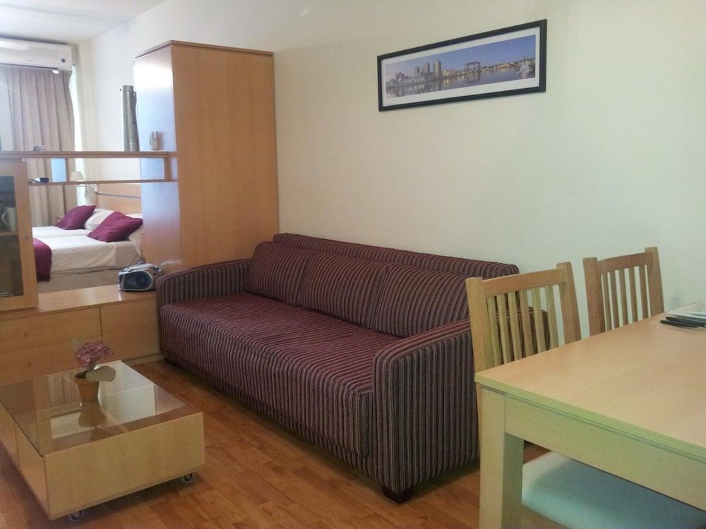 Apart San Diego Recoleta Quadruple Room 12