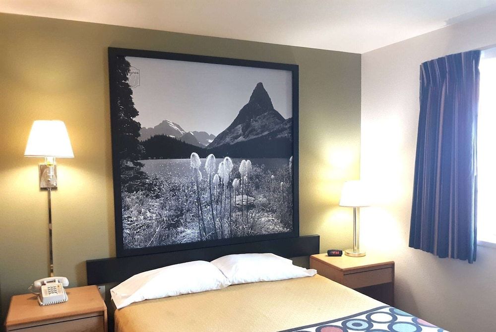 Studio Suite, 1 King Bed, Non Smoking, Mountain View