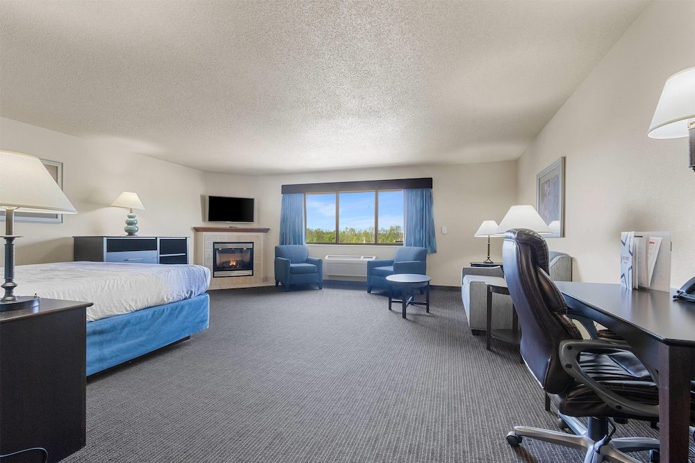 Deluxe Studio Suite, 1 King Bed, Non Smoking