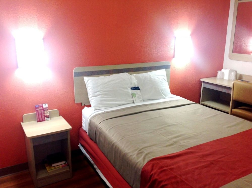 Motel 6 North Ridgeville, OH - Cleveland Intl Airport - N Ridgeville