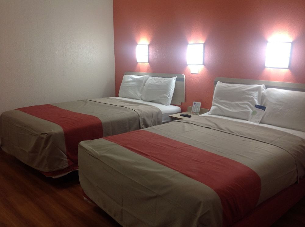 Motel 6 North Ridgeville, OH - Cleveland Intl Airport - N Ridgeville Standard Room, 2 Double Beds, Accessible, Non Smoking 2