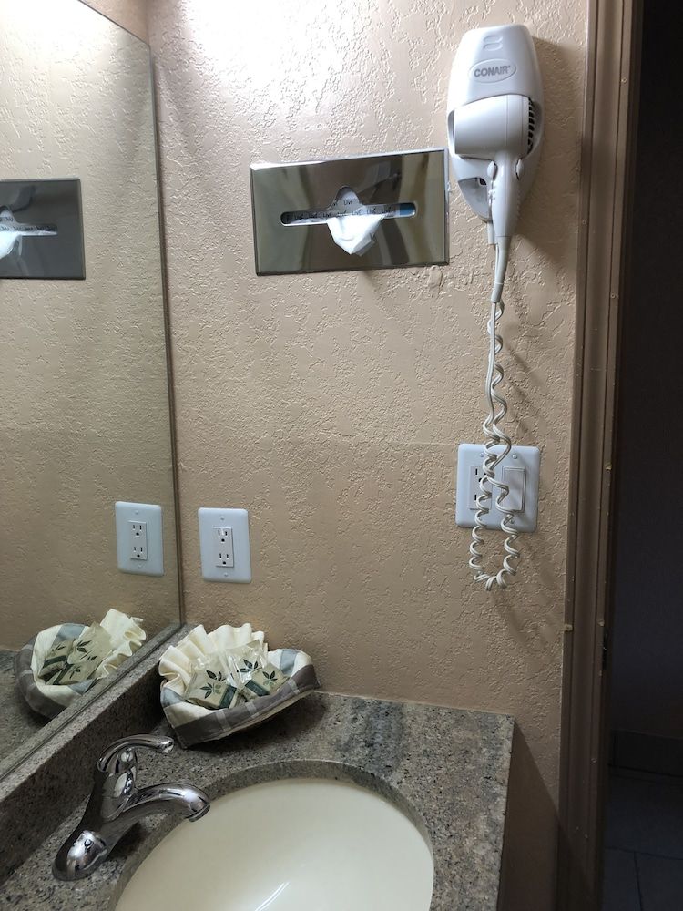 Red River Inn Silt-Rifle Deluxe Room, 1 Queen Bed 10