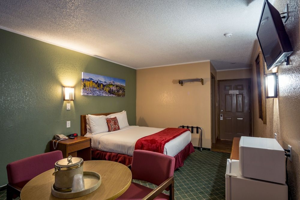 Red River Inn Silt-Rifle Deluxe Room, 1 Queen Bed 7