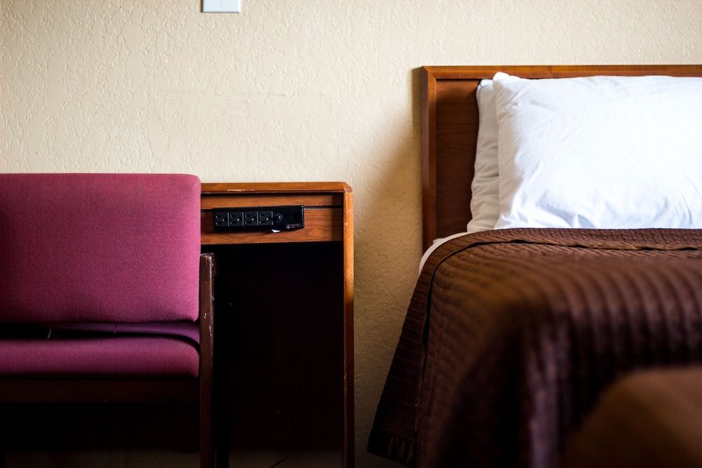 Red River Inn Silt-Rifle Basic Room, 2 Queen Beds 7