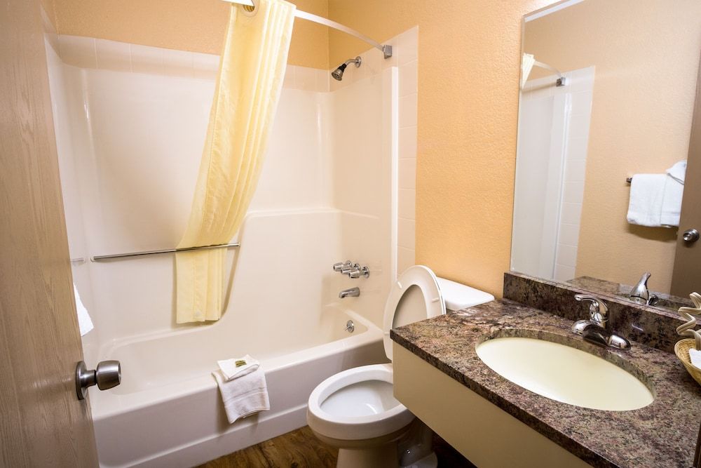 Red River Inn Silt-Rifle Basic Room, 2 Queen Beds 14