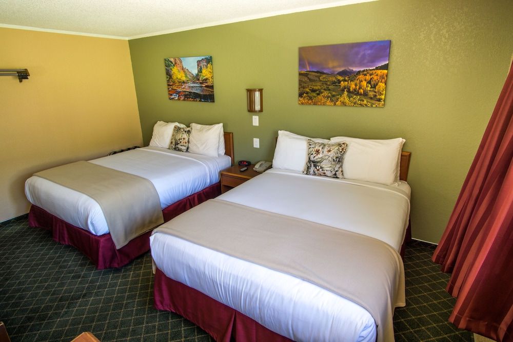 Red River Inn Silt-Rifle Basic Room, 2 Queen Beds 8