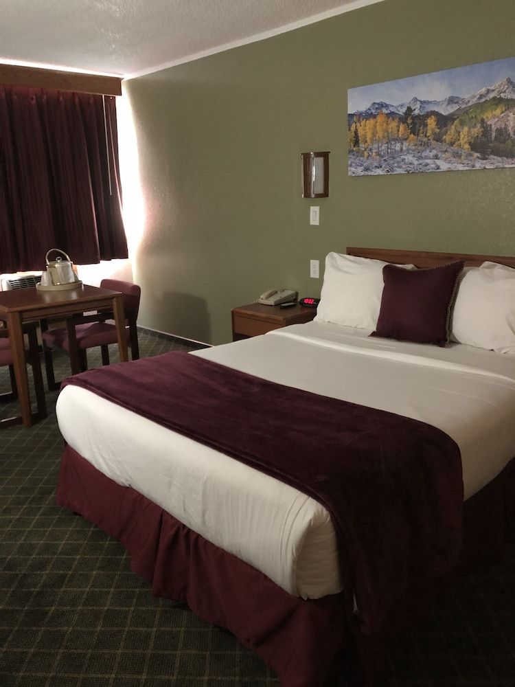 Red River Inn Silt-Rifle Deluxe Room, 1 Queen Bed 2